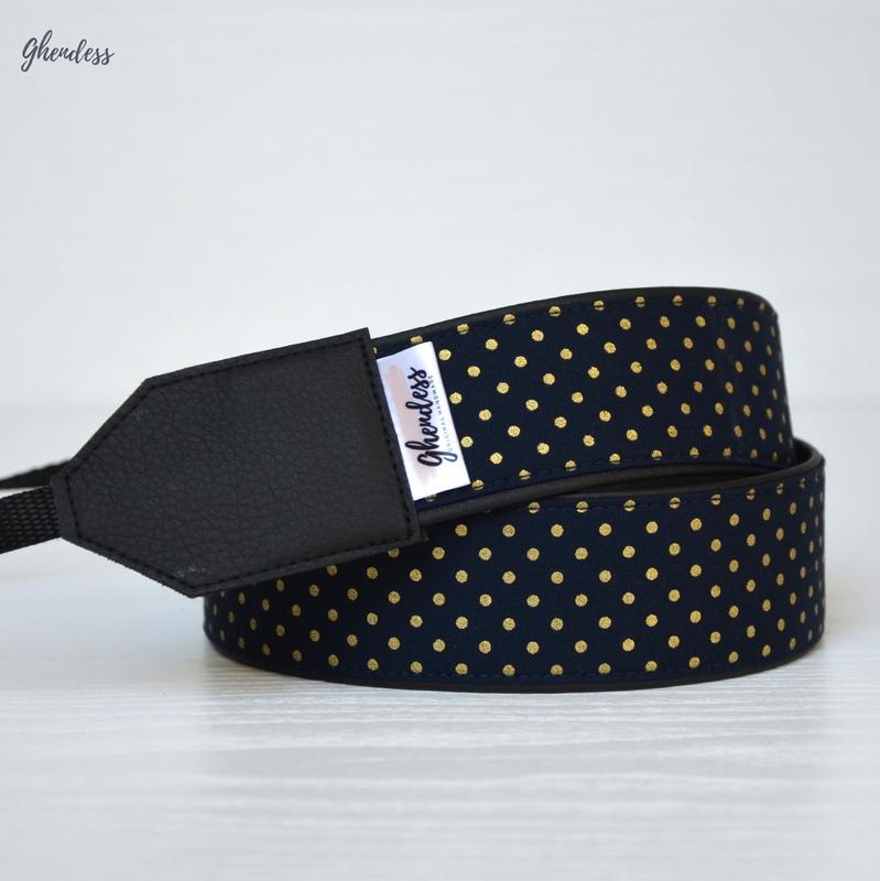 Popruh na fotoaparát - Gold dots