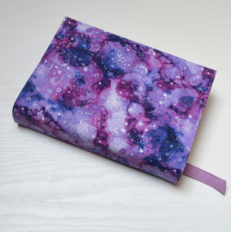 Univerzální obal na knihu - Purple galaxy