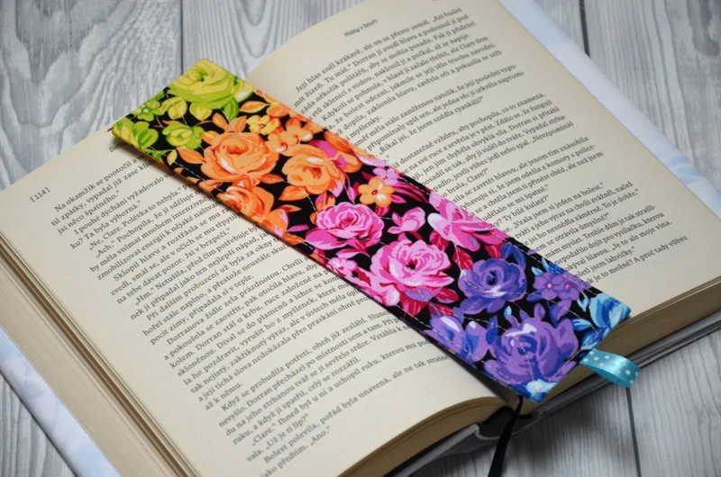 Záložka do knihy - Rainbw roses