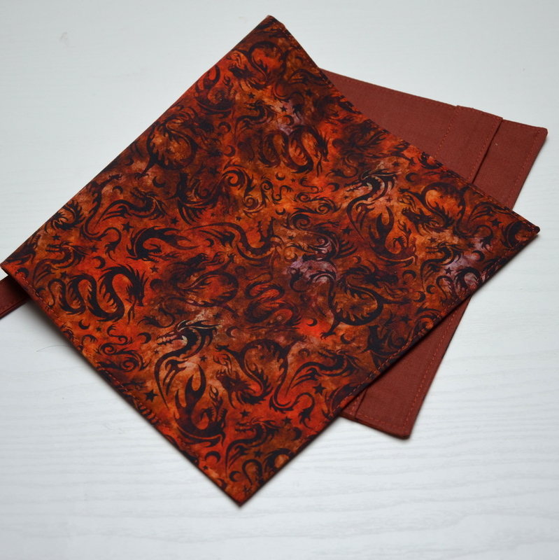 Univerzální obal na knihu - Dracones