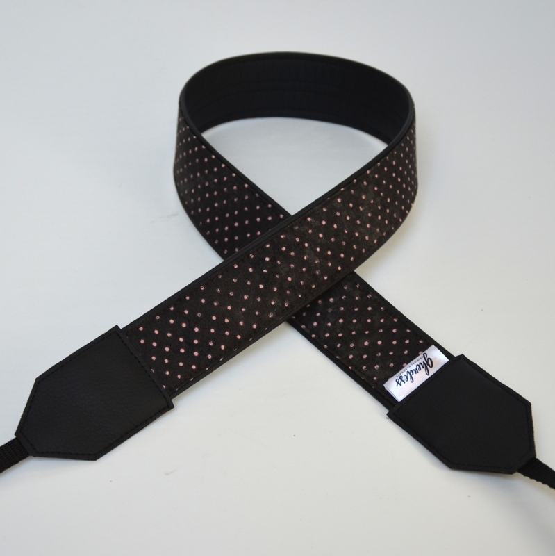 Popruh na fotoaparát - Pink dots