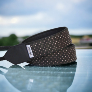 Popruh na fotoaparát - Pink dots